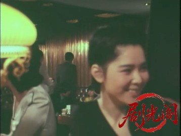 地方紙を買う女1982.mkv_20260622_113903.570.jpg